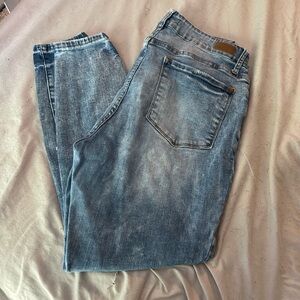 Judy Blue Light Wash Skinny Jeans